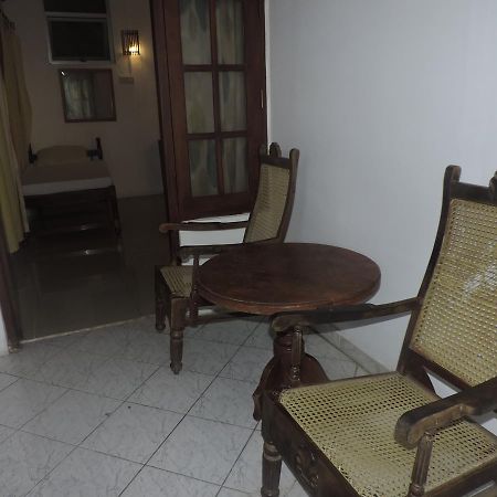 Primrose Guest House Unawatuna Esterno foto