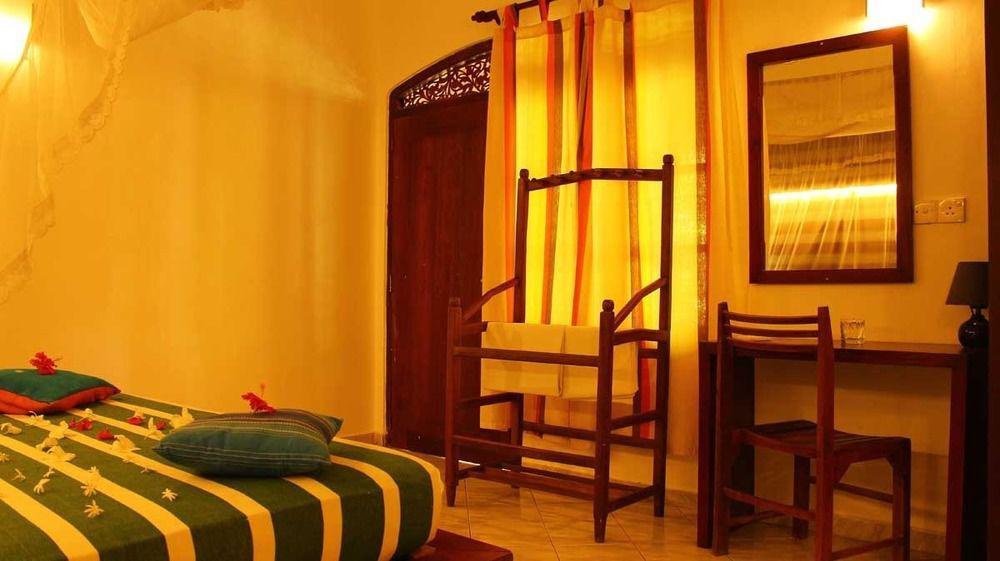Primrose Guest House Unawatuna Esterno foto