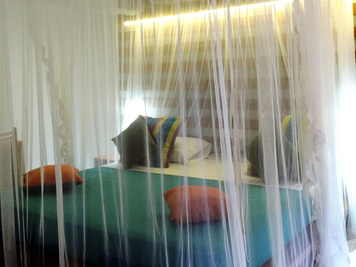 Primrose Guest House Unawatuna Esterno foto