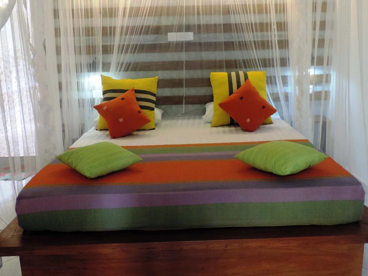 Primrose Guest House Unawatuna Esterno foto