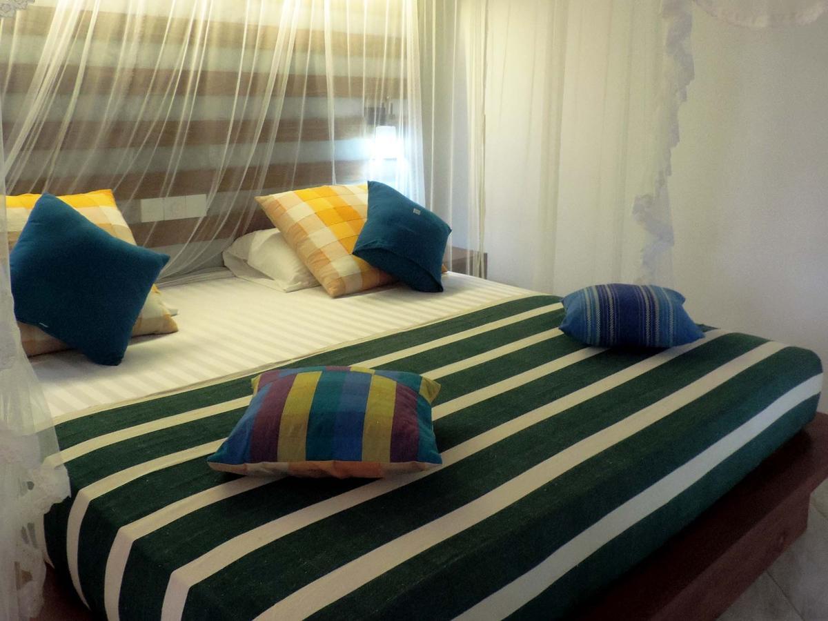 Primrose Guest House Unawatuna Esterno foto