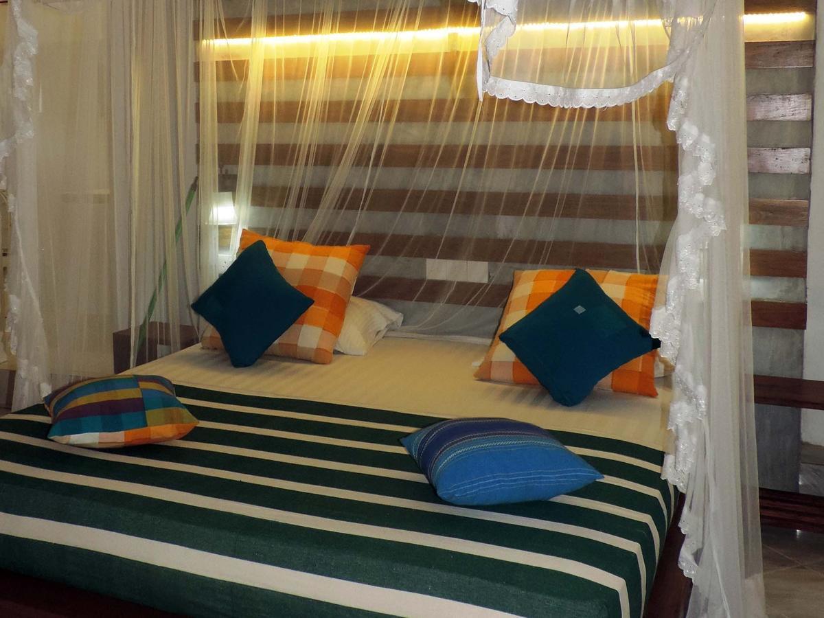 Primrose Guest House Unawatuna Esterno foto