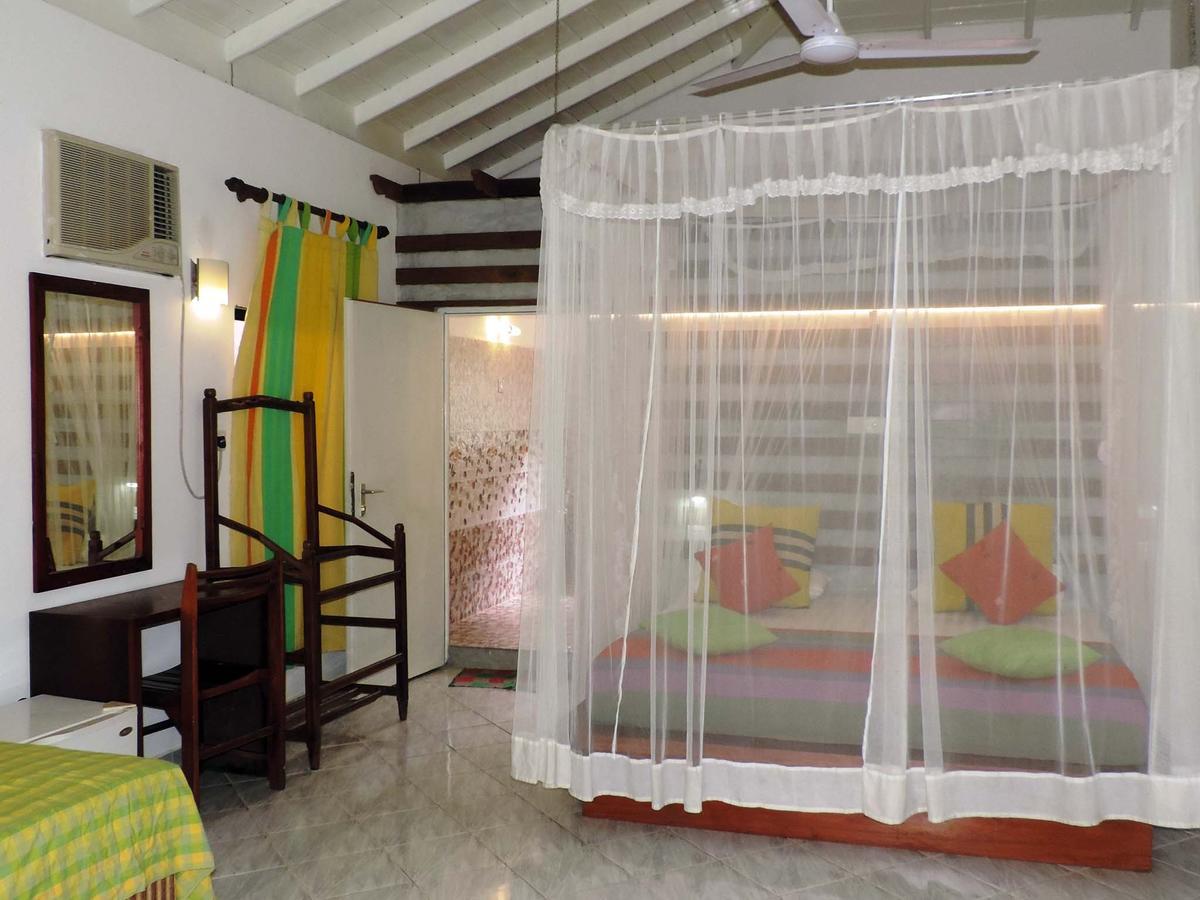 Primrose Guest House Unawatuna Esterno foto