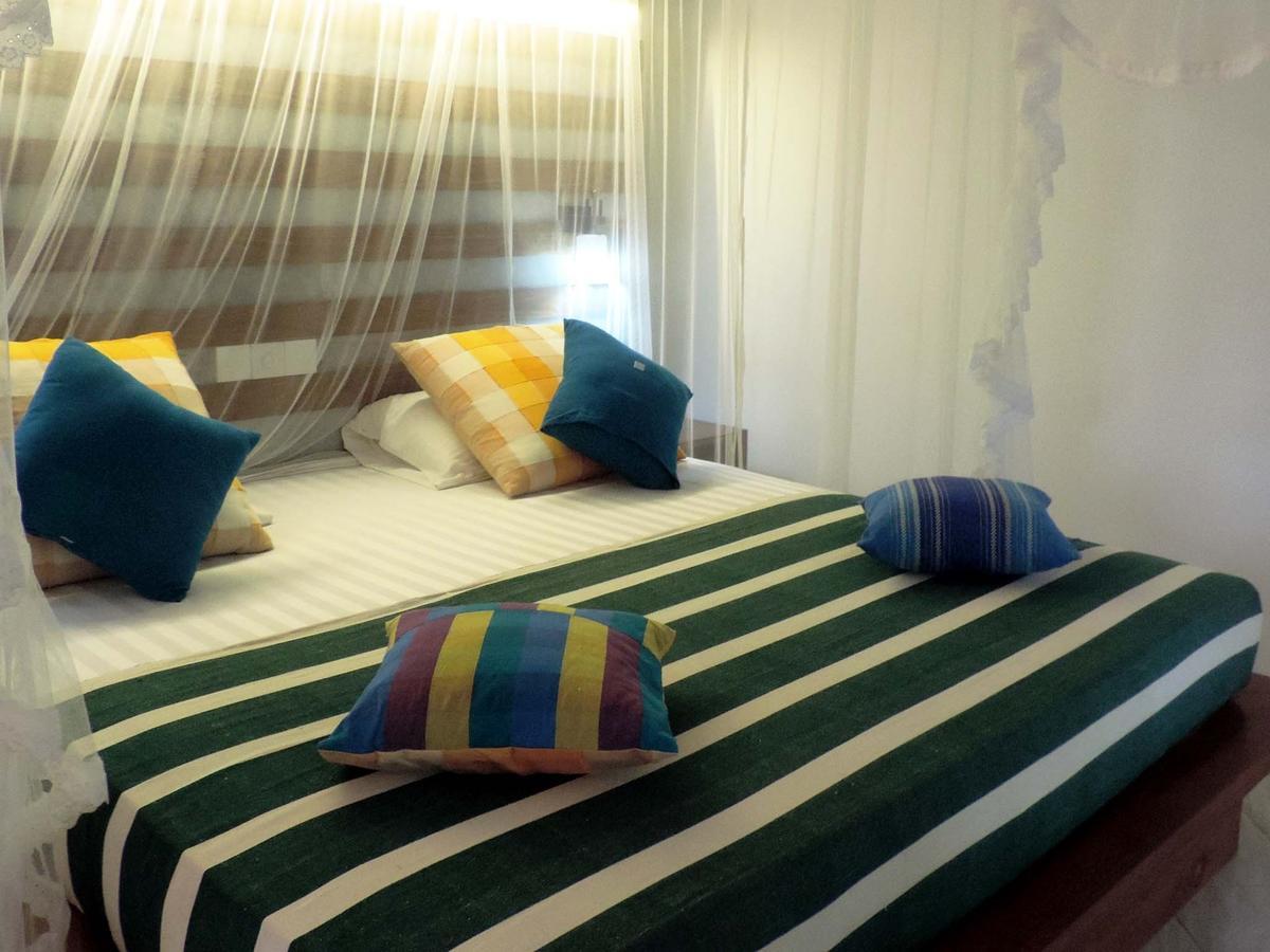 Primrose Guest House Unawatuna Esterno foto