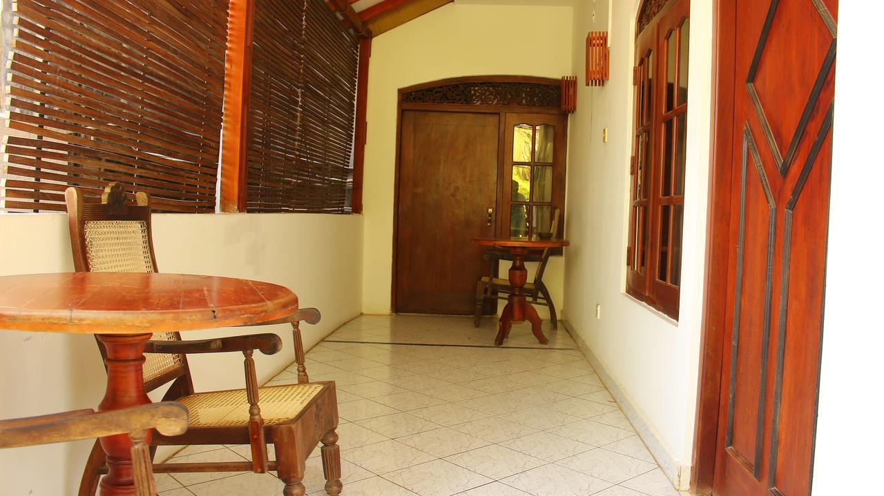 Primrose Guest House Unawatuna Esterno foto