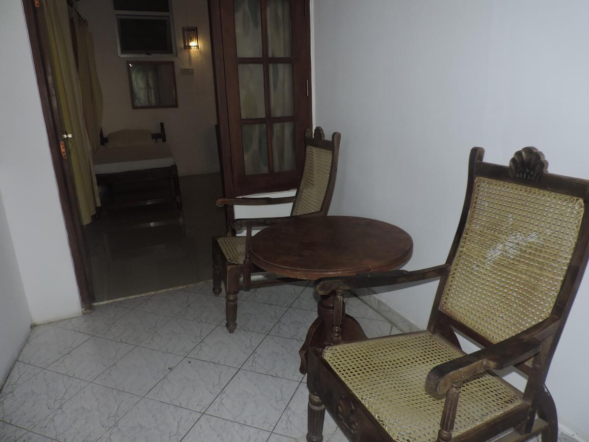 Primrose Guest House Unawatuna Esterno foto
