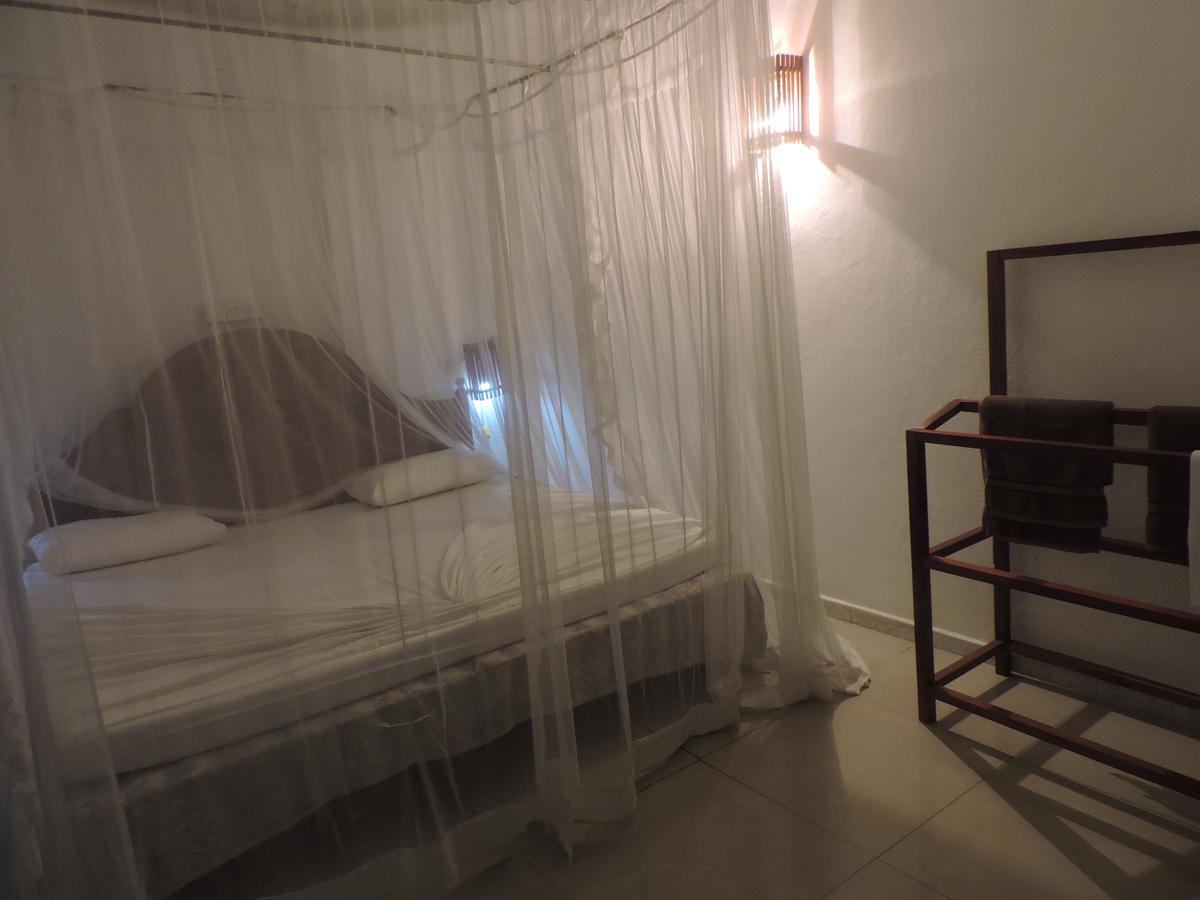 Primrose Guest House Unawatuna Esterno foto